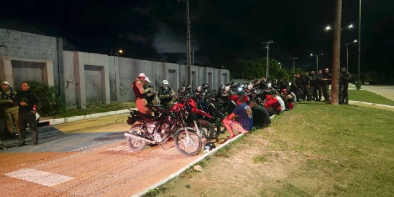Polícia frustra ‘rolezinho’ e apreende motocicletas que infringiam leis de trânsito