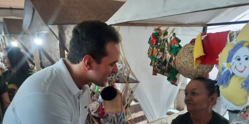 Vice-governador Lucas Ribeiro visita a 8ª Festa da Cabra Rainha e assina contratos do Empreender PB