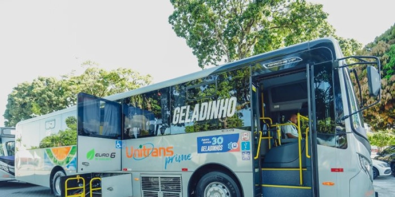 Cícero Lucena e Leo Bezerra entregam 32 novos ônibus para melhoria e ampliação do transporte coletivo da Capital