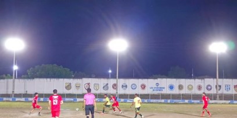 Campo “O Nenezão” é reinaugurado com nova iluminação e torneio de futebol em Aparecida
