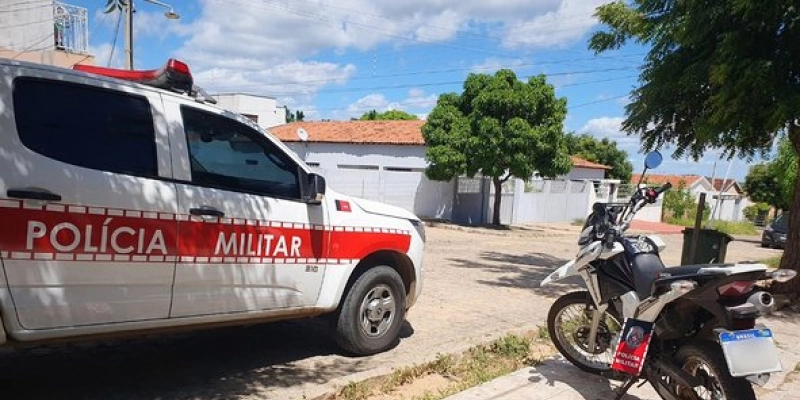 Motocicleta com queixa de roubo é apreendida na cidade de Lagoa