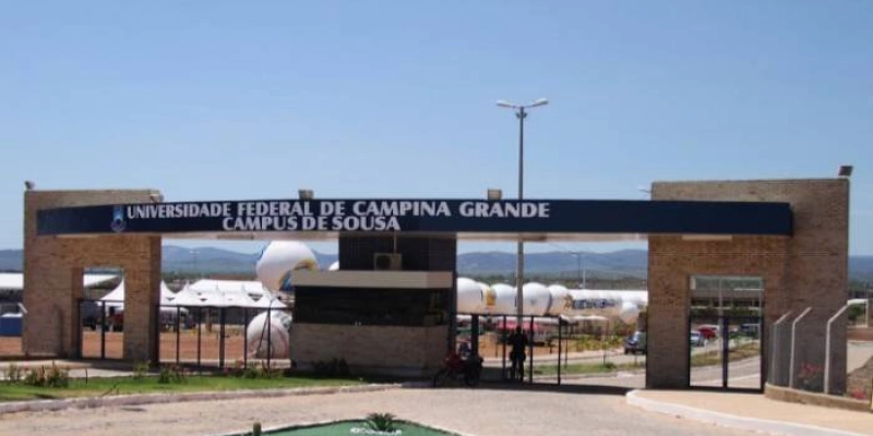 UFCG abre 54 vagas para professor substituto com salários de até R$ 8 mil