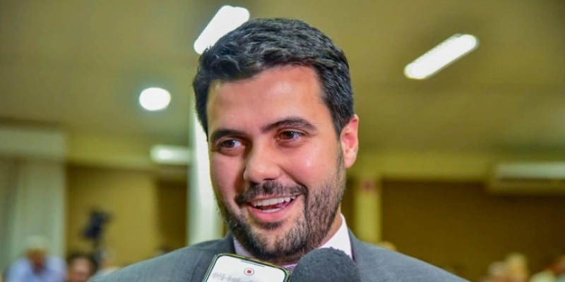 Lei de Wilson Filho garante assistência às mães solo na Paraíba