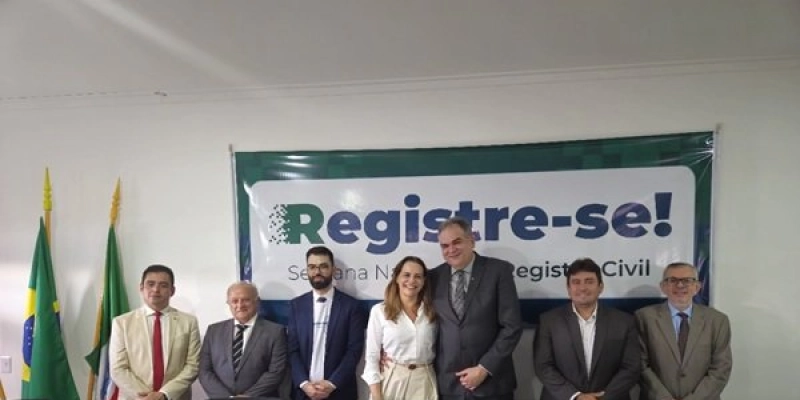 Ao lado de autoridades, prefeito Helder Carvalho participa do lançamento da ‘Semana Registre-se!’, em Sousa
