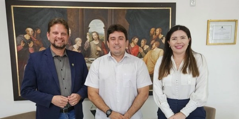 Helder Carvalho, Amanda Silveira e presidente do HNL discutem últimos ajustes para o início dos atendimentos oncológicos em Sousa  