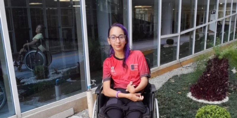 Nascida no Instituto Cândida Vargas, jovem paratleta coleciona medalhas e inspira pessoas