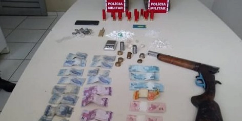 Após denúncia, Polícia Militar apreende arma, drogas e munições no Sertão da PB