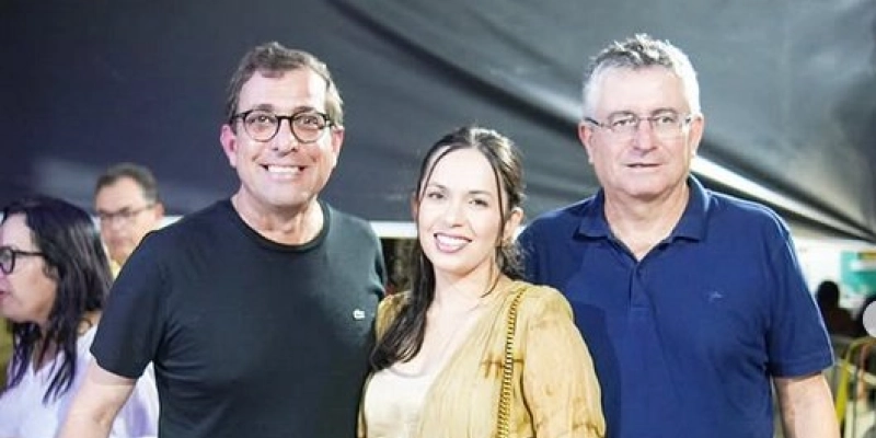 Gervásio Maia prestigia encerramento do “Congo Tá na Moda” ao lado de lideranças locais