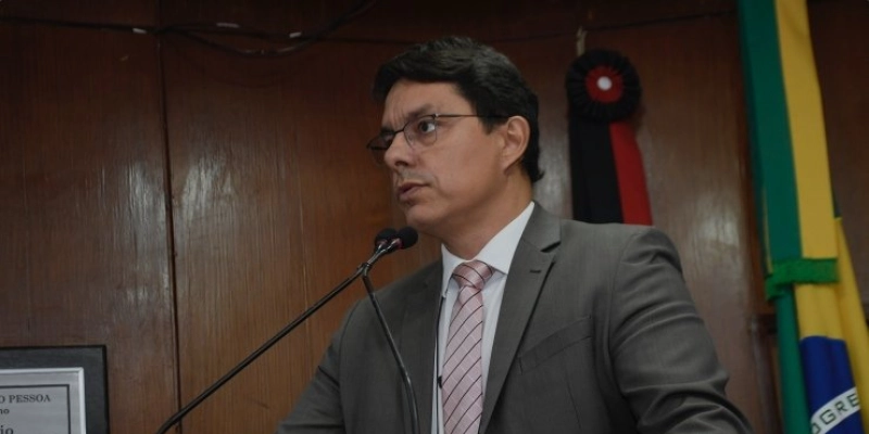 Raoni Mendes rebate oposição com dados e defende avanços na Saúde de João Pessoa