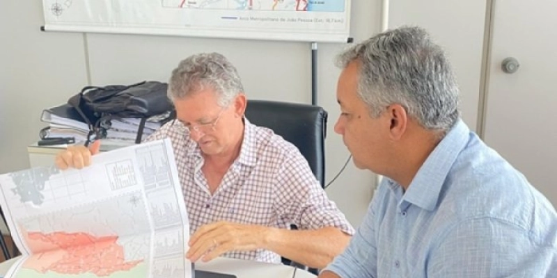 Prefeito de São Francisco discute continuidade das obras na PB-359 com diretor do DER-PB