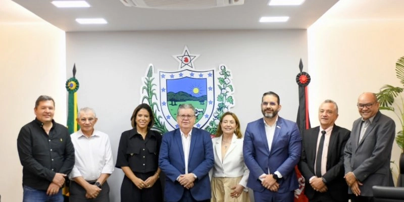 João Azevêdo celebra adesão de empresas Isis, Carrefour e Assaí ao programa ICMS Patrimonial