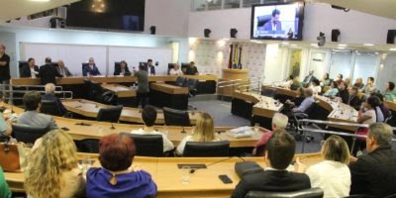 AL concede cidadania paraibana ao economista Leonardo Bichara Rocha; evento foi proposto pelo deputado Wilson Filho