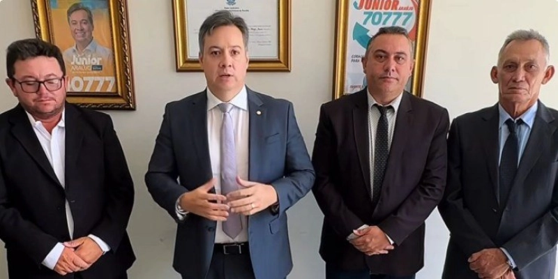 Deputado Júnior Araújo entrega ambulância e anuncia nova emenda de R$ 200 mil para São Francisco