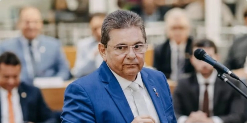 Adriano Galdino projeta 2026 e vê impasse entre candidaturas de João, Lucas e Daniella Ribeiro