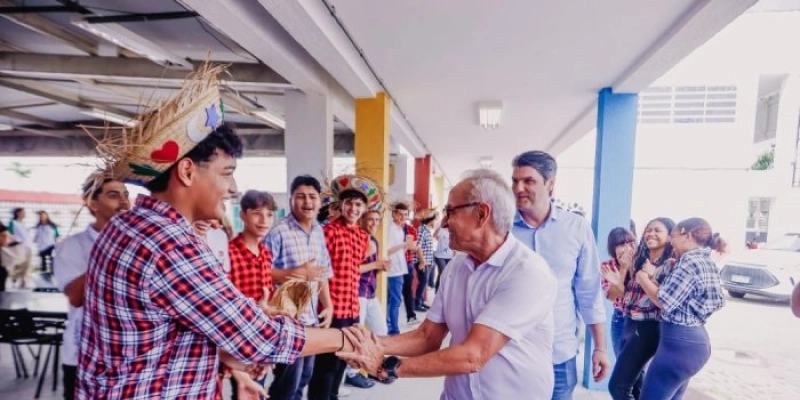 Cícero Lucena destaca que escolas municipais preparam alunos para programa ‘Amanhã Digital’