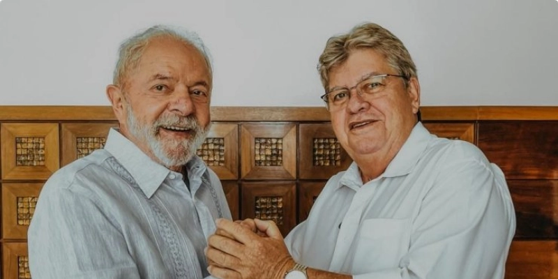 João Azevêdo e bancada paraibana acompanham Lula em entrega do eixo Apodi no Sertão