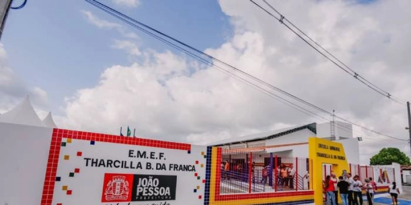 Secretaria de Educação de João Pessoa notifica empresa e cobra a entrega de fardamento escolar