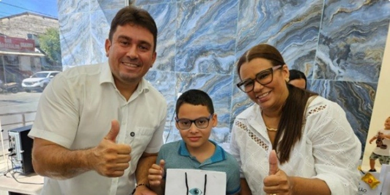 Em Sousa, prefeito Helder Carvalho realiza entrega de óculos através do Programa Mais Visão