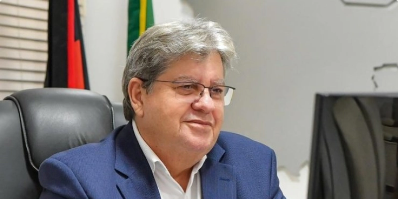João Azevêdo evita confirmar candidatura ao Senado e joga decisão para 2026: “Vamos curtir o São João”