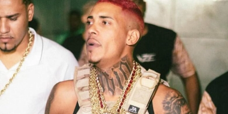 MC Poze declara vínculo com Comando Vermelho ao ingressar no sistema prisional do Rio, aponta ficha de custódia