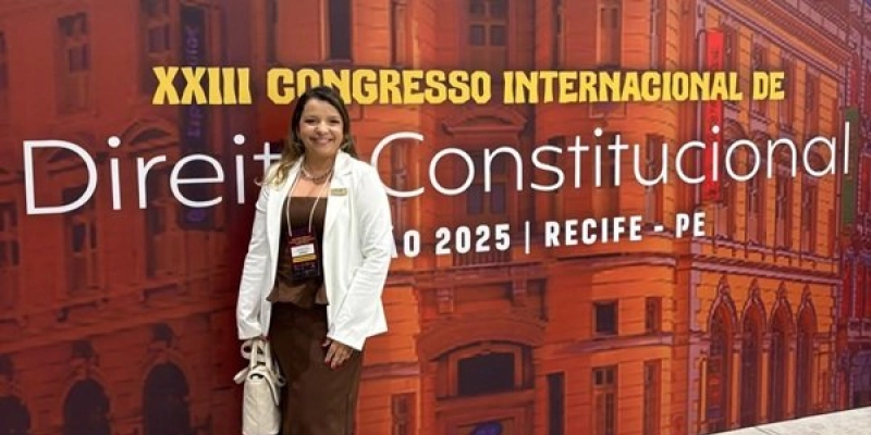 Procuradora-adjunta, Luci Gomes, representa o município de Sousa ao participar do Congresso Internacional de Direito Constitucional, em Recife