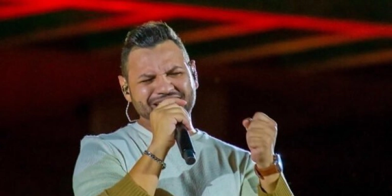 Cantor da banda Desejo de Menina é preso após show em João Pessoa