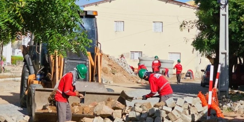 Obras do Sistema de Esgotamento Sanitário de Aparecida avançam com investimento de quase R$ 6 milhões
