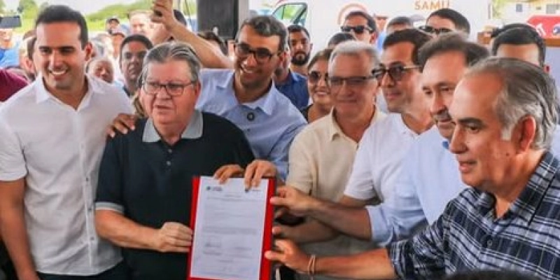 Gervásio Maia acompanha assinatura de obras hídricas em Remígio