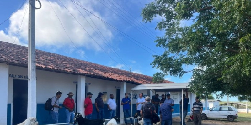Agricultores familiares baianos conhecem potencialidade da caprinocultura da Paraíba