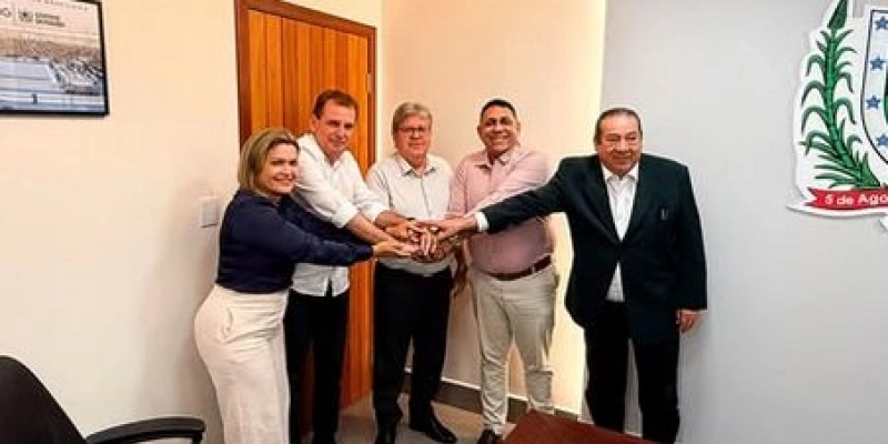 João Neto discute convênios para saúde, educação e infraestrutura com o governador