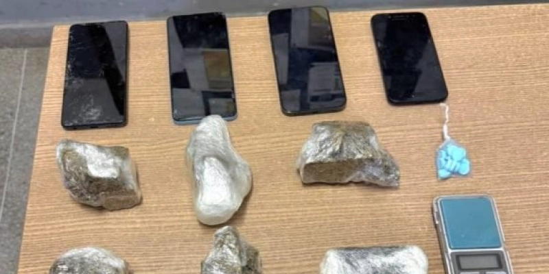 Polícia apreende drogas ao abordar grupo que jogava sinuca no interior paraibano 
