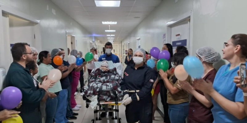 Paciente internada no Hospital Metropolitano se recupera de AVC hemorrágico em decorrência de uma malformação arteriovenosa