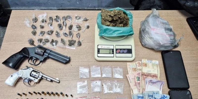 Polícia Militar apreende arma e drogas em “beco do tráfico” na Paraíba
