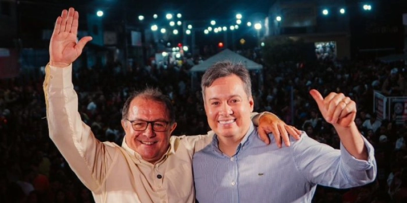 Em Bonito de Santa Fé, Júnior Araújo prestigia festa de Santo Antônio ao lado do prefeito Ceninha Lucena