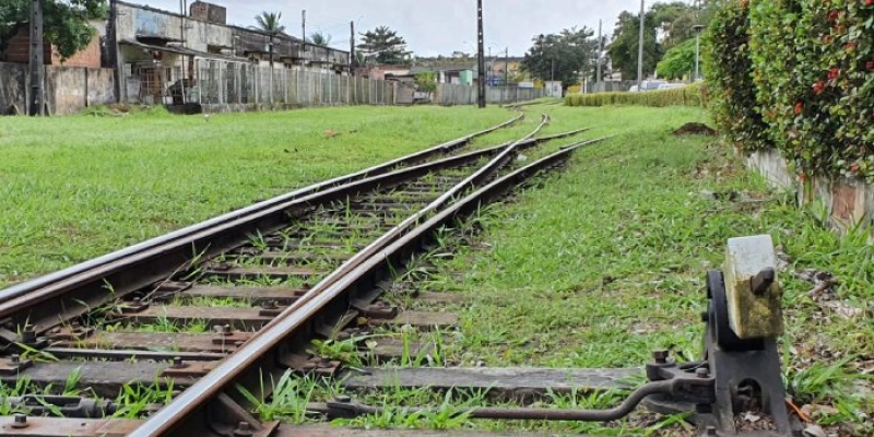 Criança é atropelada por trem fora de horário comercial em João Pessoa