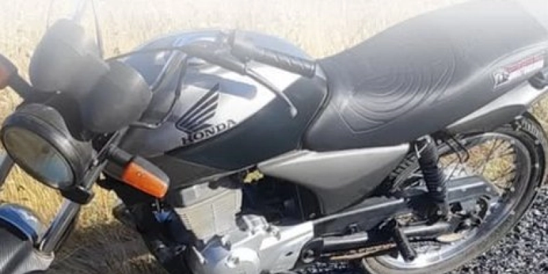 RESPOSTA RÁPIDA: Polícia Militar recupera moto roubada pouco tempo após o crime, no Sertão