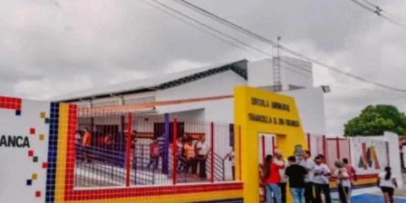 Prefeito lança programa de incentivo financeiro para alunos da Rede Municipal de Ensino