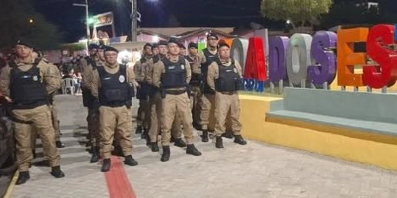 Policiais do 14º BPM realizam policiamento na festa de São João em Lagoa das Estrelas