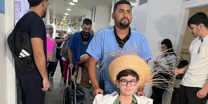Crianças internadas no Hospital de Trauma de Campina Grande vivem experiência junina na Vila Sítio São João