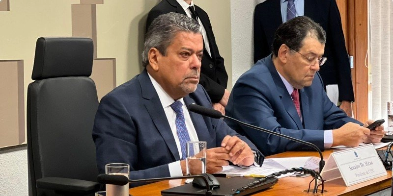 Senado aprova convite para Gilberto Carvalho esclarecer contratos com ONGs