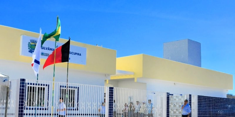 João Azevêdo inaugura creche e entrega travessias urbanas em São Francisco