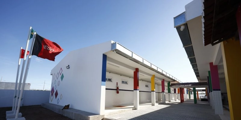  João Azevêdo entrega escola, oficina ortopédica e visita terreno onde será construído o Hospital da Mulher do Sertão, em Sousa