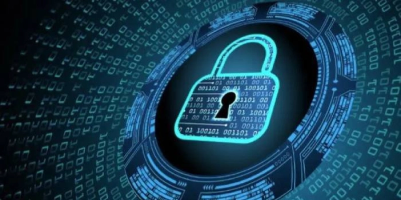 Funcionário que deu acesso a hackers executarem fraude é preso