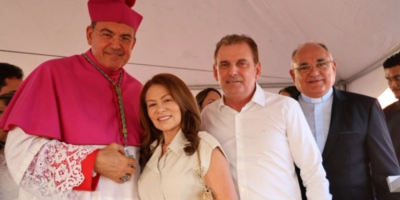 Chico Mendes prestigia recepção oficial ao novo bispo da Diocese de Cajazeiras