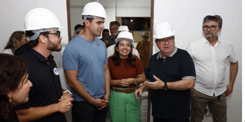 Pollyanna acompanha entrega de obras com João Azevedo em São Domingos 