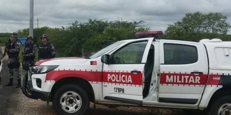 Indivíduo é preso e arma de fogo e munições apreendidas em ação da PM, no Sertão