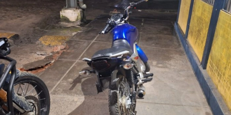 PRF apreende motocicleta adulterada após perseguição no interior da Paraíba