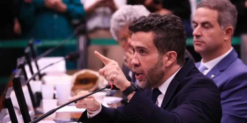 Janones é suspenso por três meses em Conselho de Ética da Câmara