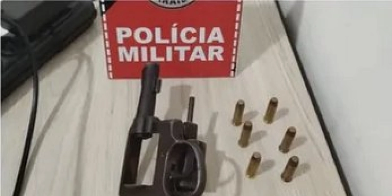 Ação entre as Polícias da PB e do Ceará cumpre mandado de prisão, apreende arma de fogo e munições e conduz suspeitos à DP em São José de Piranhas