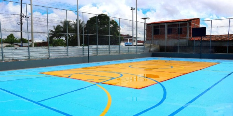 Cícero Lucena anuncia entrega da Feira do Colinas e praça pública para agosto e projeta escola até o fim do ano